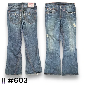 True Religion 603 - True religion joey, 💜midja rakt över, 42cm💜innerben, 77cm💜ytterben, 100cm💜benöppning, 23cm💜modell 180cm💜 