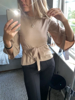 Boohoo topp  - Beige