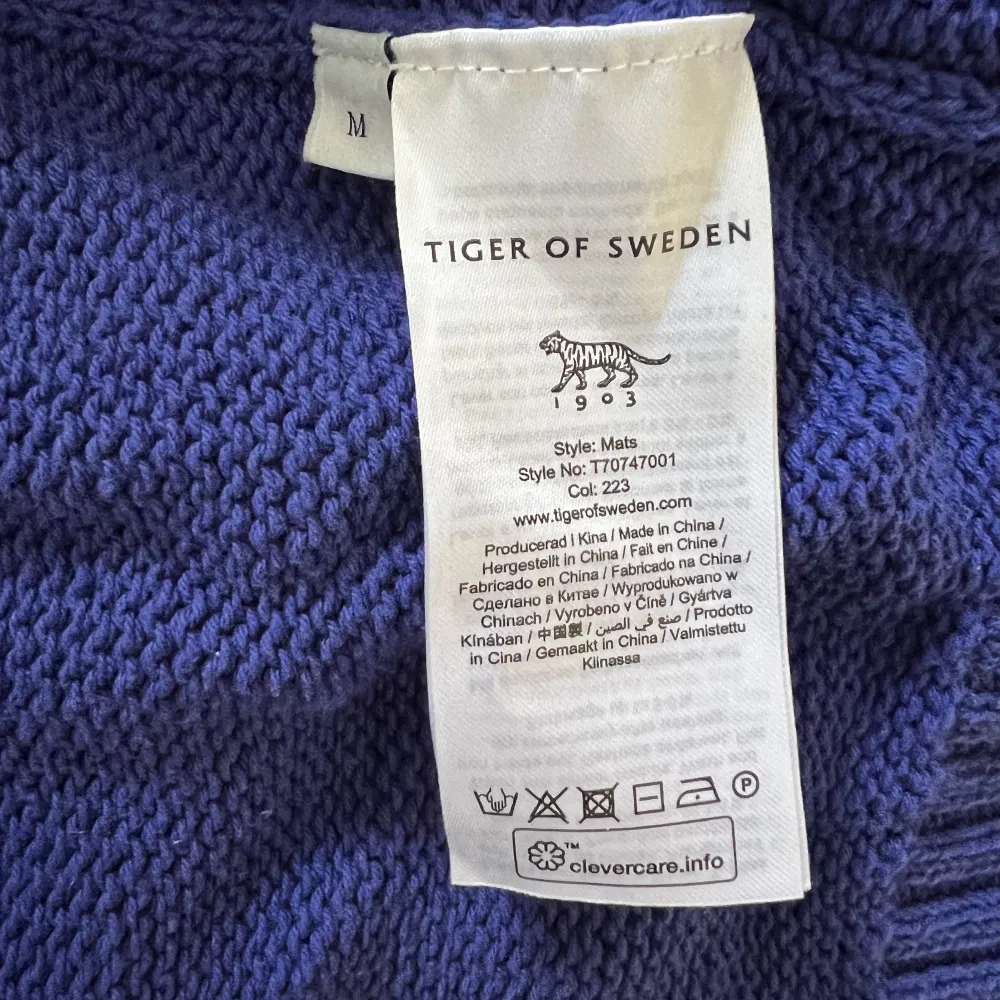 Hej!  Säljer min ”tiger of Sweden Mats” tröja, storlek M men sitter som en Large.  Den är bara använd några gånger så den är som ny!👌🏼  Nypris ligger på 3400kr.  Mvh Ludvig . Stickat.