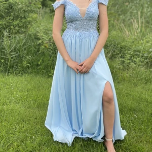 Balklänning  - Använd 1 gång 