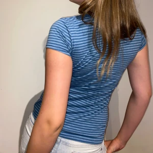 T-shirt  - Jätte snygg Lacoste t-shirt 🤩köppt på second hand men är i bra skick 🔥💕