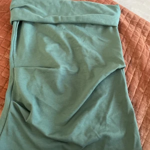 Jättesnygg bandeau top från zara  - Jättesöt och fin bandeau topp från zara i storlek M