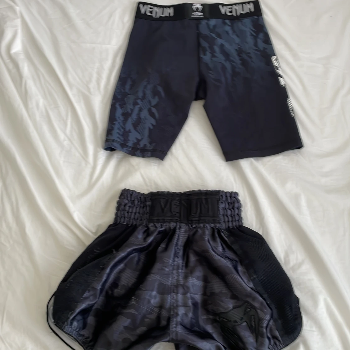 Venum Muathai shorts S och Venum brottnings shorts - 90