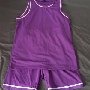 Fsbn new yorker shorts + linne - Skick: oanvänd, Storlek: M