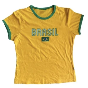 Brasilien T-shirt  - Snygg och trendig T-shirt, oanvänd!🤍