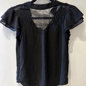 Svart spets topp - Perfekt till fest eller finare middag