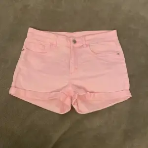 Rosa shorts utan skado, använda ett fåtal gånger