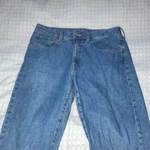 Snygga straight leg jeans i storlek L Från Vailent och i bra skick Skriv för mer bilder/info 🫶
