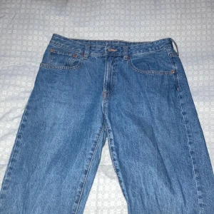 Snygga Jeans - Snygga straight leg jeans i storlek L Från Vailent och i bra skick Skriv för mer bilder/info 🫶