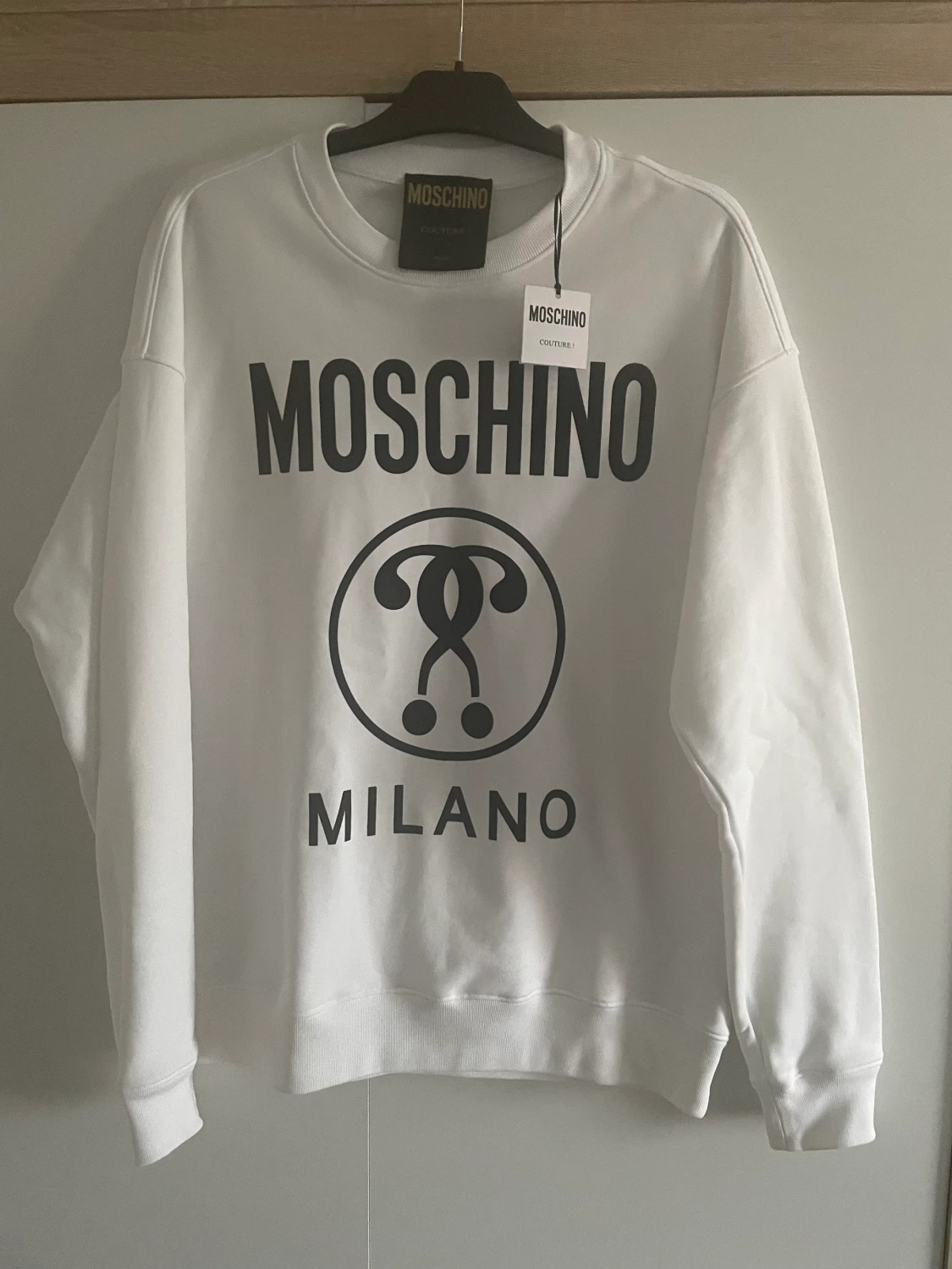 Helt ny Moschino tröja (äkta)
