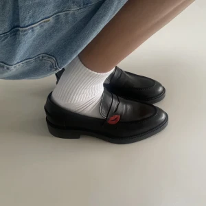 Loafers - Säljer denna ursnygga loafers från märket JoDis, använt endast (2!!) gånger. De kostar 1589kr på hemsidan.