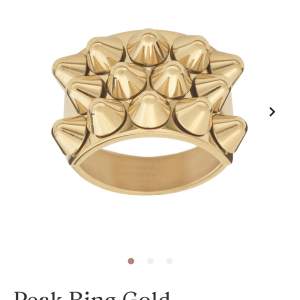 Säljer min Edblad ring för att den är för liten❤️(gör en ny annons för sålde bara örhängena på föra) hoppas någon blir intresserad ❤️❤️den är som helt ny använt typ 5 gånger❤️tryck ej på köp nu 