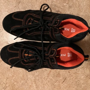 Vandrings/jobb skor - Effektiva att jobba i  Sköna nu i vinter 