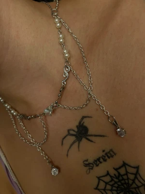 Halsband - nytt halsband!! 150kr