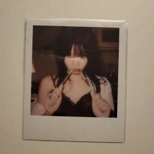 RED VELVET  - Red velvet joy polaroid from their birthday album  Proofs on instagram @chaeyouh