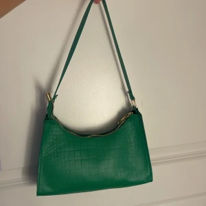 Handväska  - Handväska ifrån shein