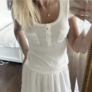 T-shirt - Så snygg T-shirt med fickor 