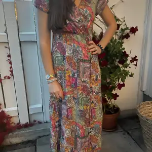 Super fin mönstrad långklänning som köptes i en butik på Mallorca⚡️
