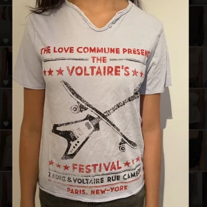 Zadig T-shirt - Säljer min zadig t-shirt som inte kommer till någon användning, sååå söt och gullig färg