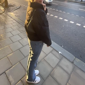 Jacka - Jätte fin jacka från gina tricot, nypris är 500kr. Skriv om du är intresserad ❤️Funkar till tidig vår, sen höst och vinter.