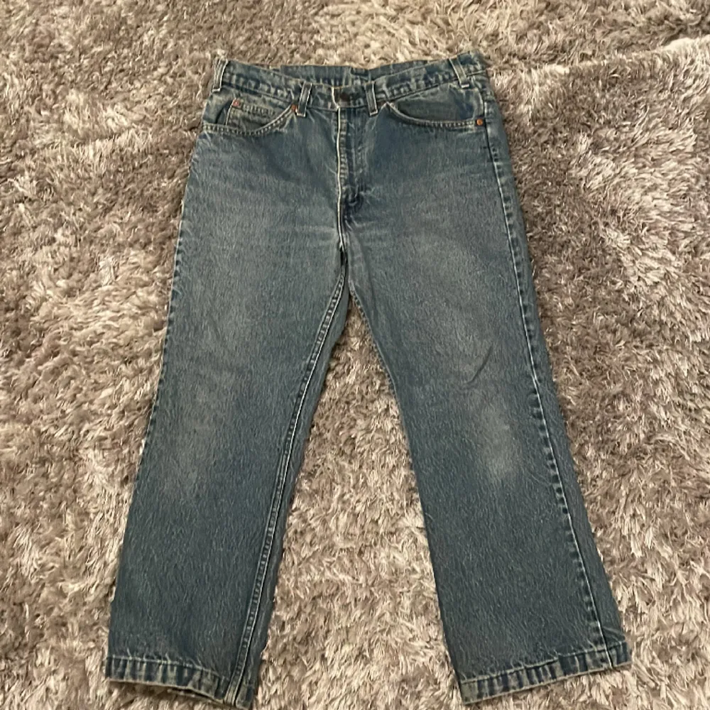 Levis jeans i bra kvalité förutom lappen 43x2 cm midjemått   9,5/10 kvalité . Jeans & Byxor.