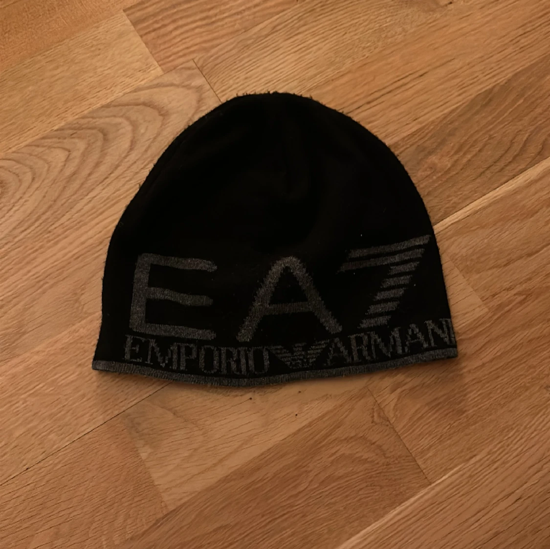 Emporio Armani Mössa