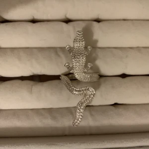 RING KROKODIL - Krokodil ring! Använder ej längre därav säljer jag🩵 