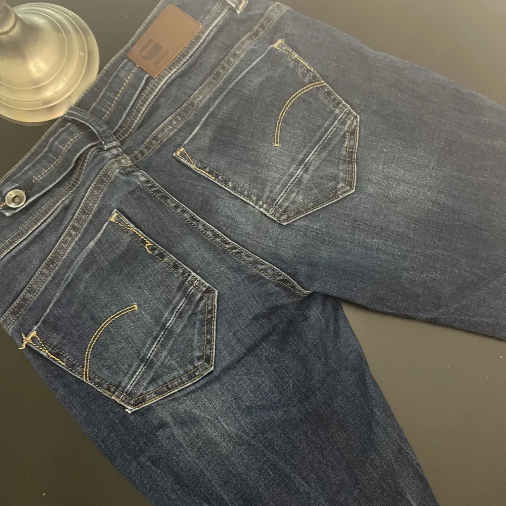 G-star jeans i mycket bra skick! Stort sätt oanvända! Storlek: 26/32 Nypris: 1599kr Mitt pris Mitt pris: 699. Jeans & Byxor.