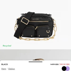 Ideal of Sweden väska  - Säljer min ideal of Sweden väska! Den e är helt ny och den går inte att köpa i denna färgen längre Ny pris 1,499kr säljer den för 500kr ink frakt.  jag har inte de bandet man sätter på så man kan ha den på axeln utan den är som en handväska ( läs # )