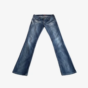 Lågmidjade jeans - Lågmidjade jeans från big star i modellen Luna, midjemåttet är 37cm och innerbenslängden är 80cm💗