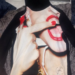  Ellen Von Unwerth tröja - Skit snygg tröja använd 1-2 gånger! Limatato edition. Väldigt sällsynt tröja! 