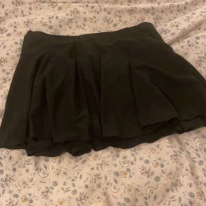 Tennis skirt - Tennis kjol fint skick  Shorts under 