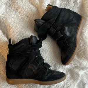 Isabel marant skor - Fina trendiga isabel marant skor, använda men fortfarande fint skick  