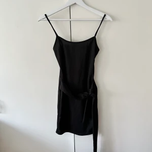 Svart klänning - Använd ett fåtal gånger 