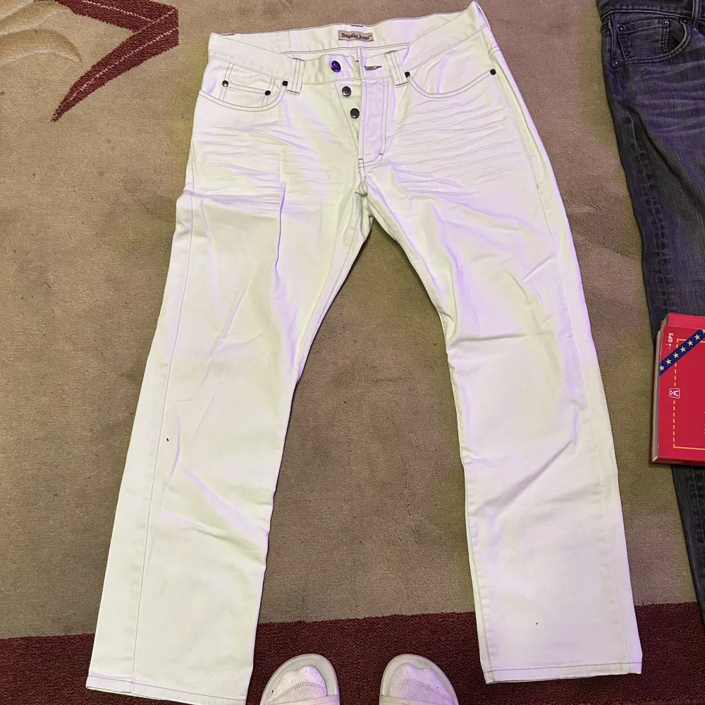 Vita jeans från dressman storlek W32 L32. Jeans & Byxor.