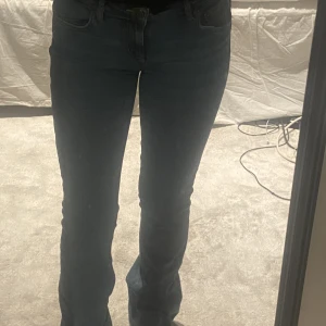 zara lågmidjade bootcut jeans - blåa lågmidjade zara bootcut jeans 