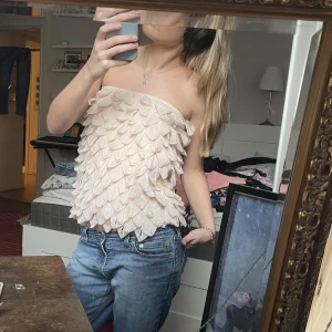Topp - Hej!! Säljer denna snygga toppen😍❤️