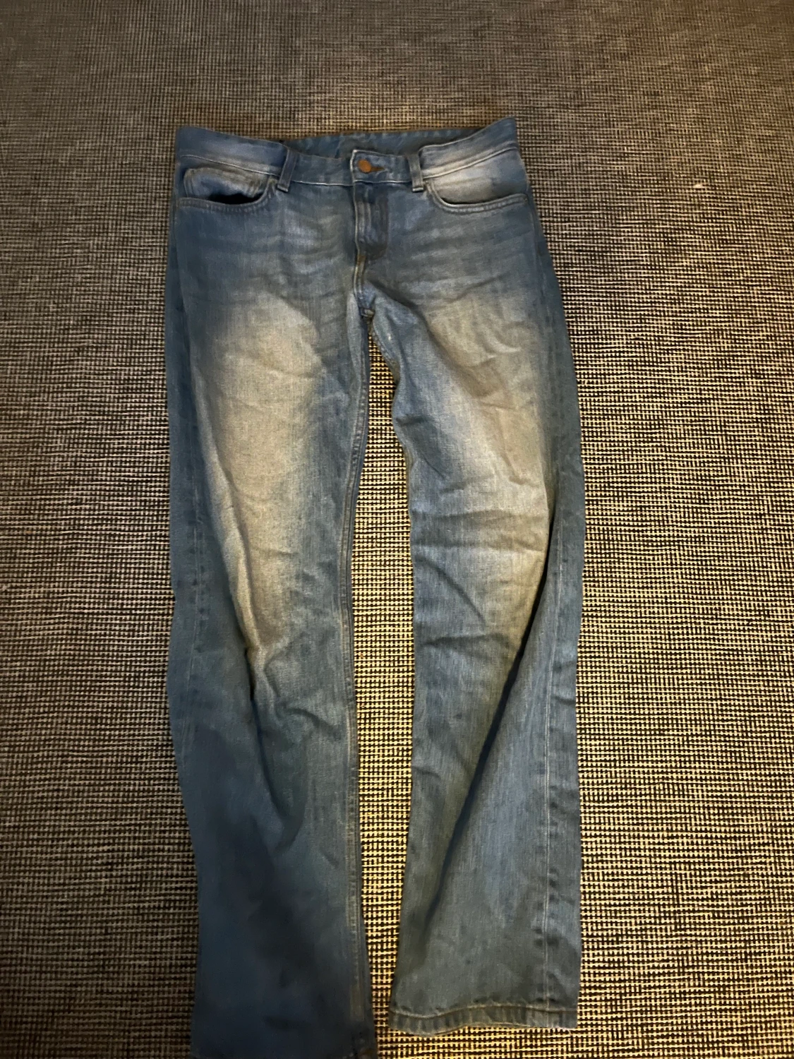 Ljusblå jeans