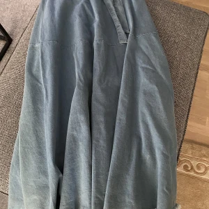 Jeanskjol  - Fin jeanskjol i storlek M Använd ett par gånger, så den är som ny