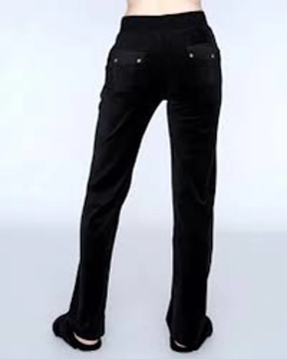 Säljer mina svarta byxor ifrån Juicy couture.  Inget tecken på slitage. . Jeans & Byxor.