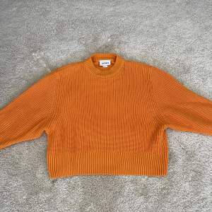 Knitted Sweatshirt från Monki i fint skick.
