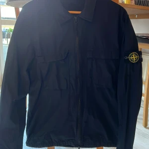 Stone island over shirt  - Mörkblå overshirt cond 9/10 Kvitto finns 