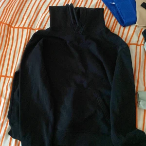 hoodie - säljer min hoodie