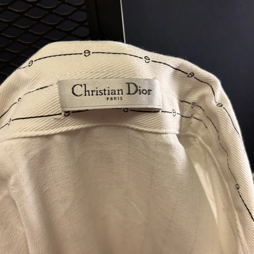 Christian Dior shirt (1:1) den är aldrig använd bara testad Storlek M. T-shirts.