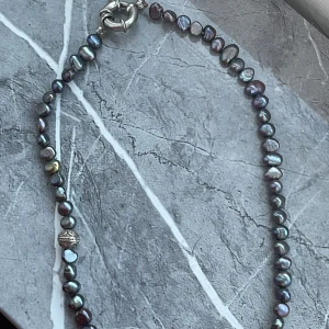 Pärl halsband  - Ett jätte fint pärlhalsband, som är i ett bra skick.