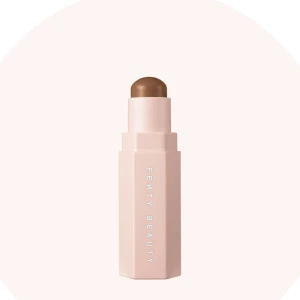 Bronzer stick  - Min fenty bronzer stick som är sjukt bra, köpt flera stycken av dem. I färgen truffle är det . Använd ett par gånger 