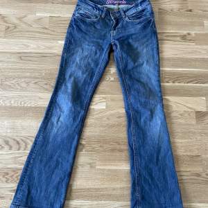 Bootcut jeans, i storlek XS/S, 150 + frakt ( 110 )
