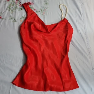 Satin linne - Satin linne från zara. Nyskick använd en gång. Rekommenderas! 