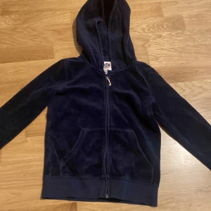 Vintage Juicy kofta - Så fin juicy kofta som jag säljer då det inte är min stil längre❤️Pris kan diskuteras ❤️