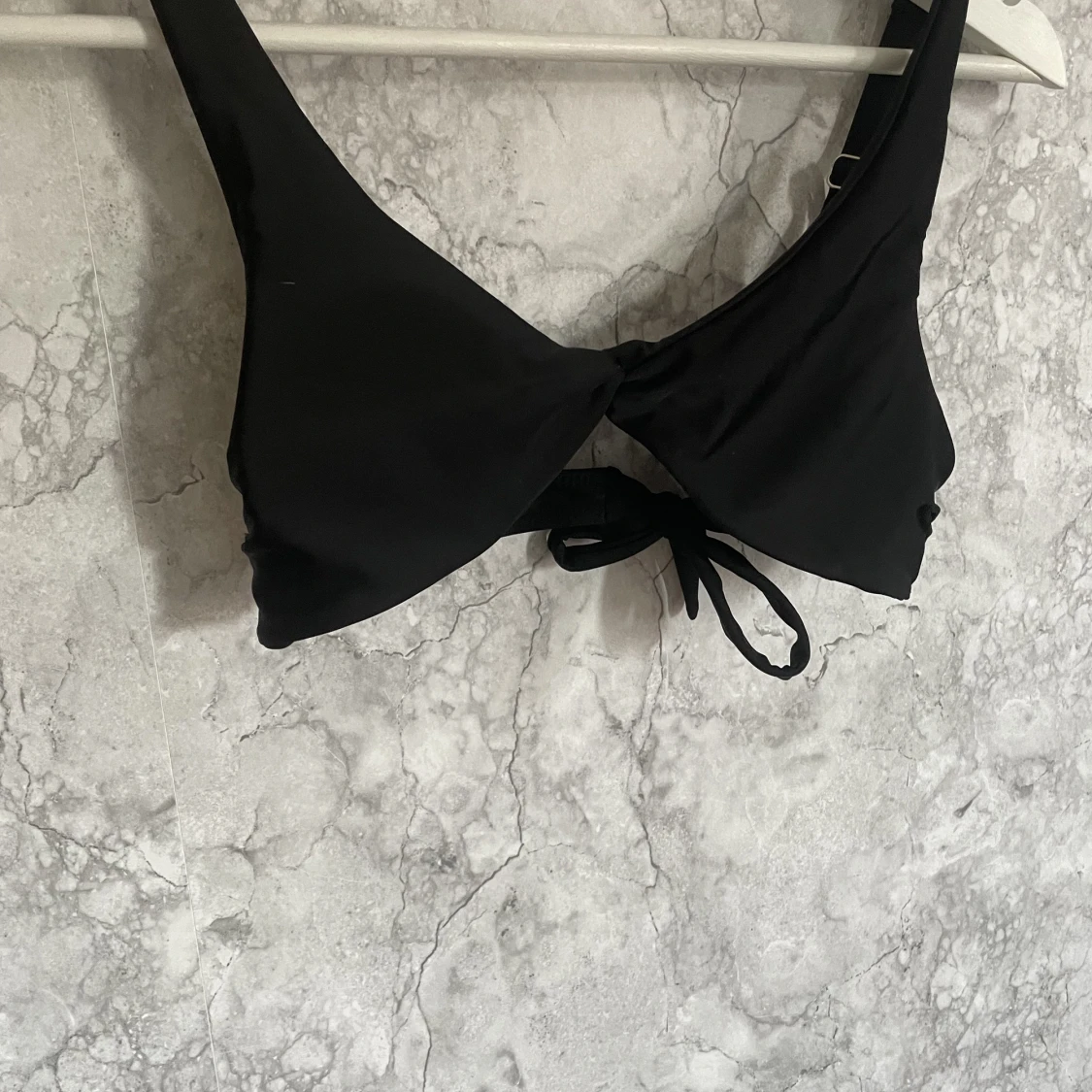 Svart bikiniöverdel 